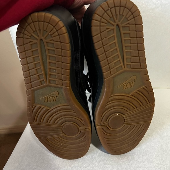 Nike black high heel sneaker shoe never worn size Women’s size 8 - Picture 4 of 5